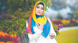 Dengan cabaran ini, anda mungkin akan menjadi salah seorang pemenang bertuah yang bakal membawa pulang 1 unit. Biodata Hazlin Hussain Pengacara 999 Tv3 Azhan Co