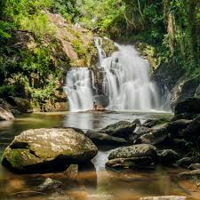 Cachoeira Deus Me Livre Aiuruoca Mg Trilhando Montanhas Lindas Cachoeiras Cachoeira Lugares Incriveis Para Visitar