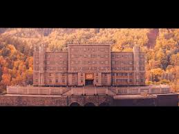 Het hotel opende zijn deuren in 1969 and was gerenoveerd in 2007. The Magnificent Locations Of The Grand Budapest Hotel Locationshub