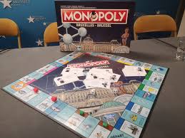 Oyun yapımcısı hasbro, şu an dünyanın en popüler oyunlarından fortnite'a yönelik yeni bir monopoly çıkardı. Monopoly Bruxelles The Press Club