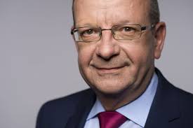 When the president himself is too scared to take. Prasent Aktiv Engagiert Wolfgang Decker Mdl