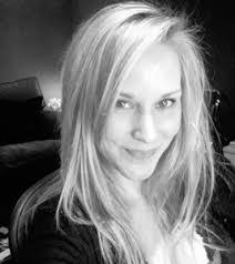 Amy Burr's Instagram, Twitter & Facebook