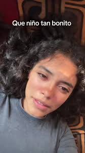 Encantador Niño con Flechazo de Amor