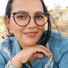 EN LA CIUDAD DE LOS MANGOS COMPRAR UNA DOCENA DE ESTA FRUTA PODRIA COSTARLE  HASTA C$ 80 CORDOBAS. Las personas amantes al mango considerado el rey de  las frutas tropicales debido a