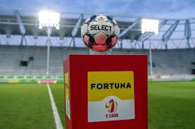 The league was contested by 18 teams. Terminarz Rozgrywek Fortuna 1 Ligi Na Sezon 2021 2022 Federacja Polski Zwiazek Pilki Noznej