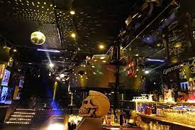 You can't go wrong with dark oak, especially if you're looking to create a clean and modern appearance. Garage Deluxe Der Rock Club In Der Kult Fabrik Live Classix Idependent Crossover Und Nurock
