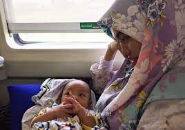 Maybe you would like to learn more about one of these? Ceritaibu Pengalaman Pertama Berkereta Api Bersama Bayi