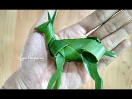 Kreasi Janur Cara Membuat Kancil Mainan Dari Daun Kelapa Youtube Daun Bunga Kertas Kelapa