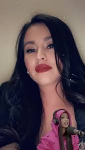 Melissa Ferrel's Instagram, Twitter & Facebook