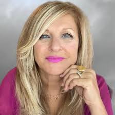 Veronica Key's Instagram, Twitter & Facebook