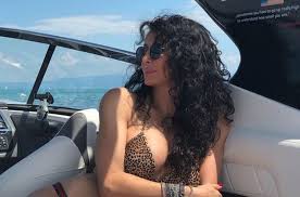 ' am intrat în acest proiect cu maxim de chef și un soi de siguranță masivă în capacitățile mele de a detecta vedetele… de sub măști. Mihaela Radulescu Dezbracata De Iubit A Facut Topless Pe Iaht Wowbiz