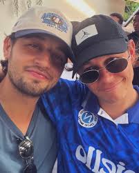 The Hughes brothers: offseason edition 🌤️ (📸: @lhughes_06)