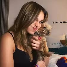 Mar con su perrito Tommy en el live de hoy 🐶🐾❤️ P.S. Tommy de seguro sabe  que es STQT jajaja. . . . . #MarLara #TeamMar #TeamMarLara #dogs #perros