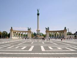 Walking through vii district in the snow? Hosok Tere Budapest Eventseeker