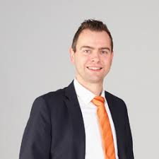 2 jahre und 10 monate, sep. Christoph Kiesle Leiter Marktfolge Aktiv Vr Bank Ellwangen Eg Xing