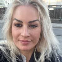 Carol Zander's Instagram, Twitter & Facebook