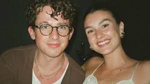 Charlie Puth Tunangan dengan Teman Kecil, Brooke Sansone di New York