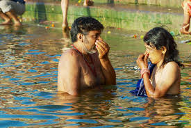 3 727 Indian Bathing Stock Photos And Images 123rf
