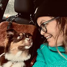 Dogs greeting new people with sniffing and barking?