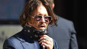 Johnny depp is an actor known for his portrayal of eccentric characters in films like 'sleepy hollow,' 'charlie and the chocolate factory' and the 'pirates of the caribbean' franchise. Vorwurfe Der Gewalt In Der Ehe Johnny Depp Klagt Gegen Die Boulevardpresse