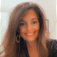 Kellie Winn's Instagram, Twitter & Facebook