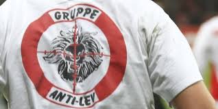 Lineups are posted about an hour before kickoff. Der Anti Bayer Provokateur Schorch Express De