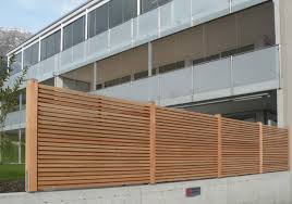 Sichtschutz Jalousie Montiert Auf Mauersockel Sichtschutzzaun Sichtschutz Jalousien