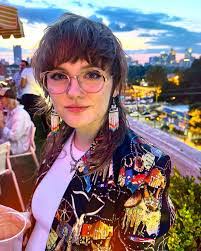 Riley Grimes's Instagram, Twitter & Facebook