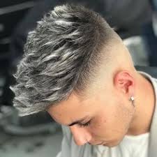 Il campo dell’hair stylist spazia sempre di più tra innovazioni sorprendenti nei tagli e schiariture che fanno tendenza. Schiariture Capelli Uomo Men Hair Lightenings