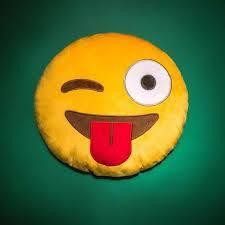 You just want to say hello, express joy or excitement about something or brighten up a short text. Almofada De Pelucia Emoticon Emoji Whatsapp Posts Facebook