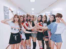 The line is the most underappreciated shape around and it's time it got justice in the form of some free and fun flash games! Twice Love Line Twice íŠ¸ì™€ì´ìŠ¤ ã…¤ Amino