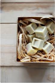 Chocolats Blancs Et Son Coeur Framboise Recette Chocolat Blanc Chocolat Chocolat Maison