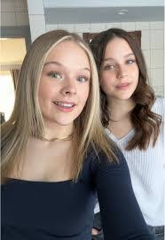 Scarlett Ross's Instagram, Twitter & Facebook