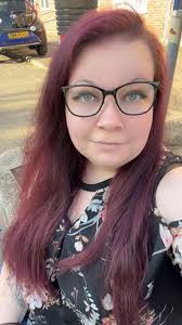 Hey everyone! 23 years old from Kent, live with my 5 furbabies and work in  security. Looking to find my forever person 🙂 Only interested in serious  relationships only, no one night