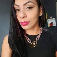 Danielle Constantino's Instagram, Twitter & Facebook