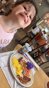 We're obsessed with Sissy's school outfit