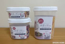 セリアの新商品 片手でサッとふり出せる コンパクトストッカー のブログ画像 ショップの収納 セリア 100均