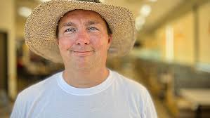 Galesburg, IL, man Ryan Crane 'wants to bring joy' to the community