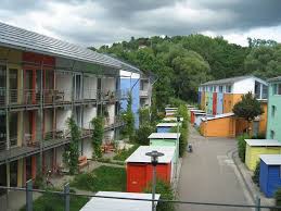 L Habitat Ecologique En 12 Constructions Durables Et Partagees Construction Durable Eco Quartier Urbanisme