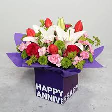 Rose celebrates the beauty and perfection of love between two individuals. Anniversary Flowers Wedding Anniversary Flowers Online Ferns N Petals