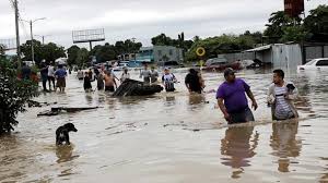 Ríos desbordados, puentes destruidos, carreteras borradas del mapa, cosechas arruinadas y una gigantesca huella de dolor en el pueblo guatemalteco: Tormenta Tropical Eta Deja Mas De 50 Muertos En Guatemala Hispantv