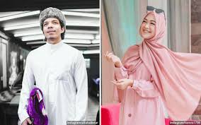 Dagu ria ricis menjadi sorotan netizen lantaran terlihat lebih lancip. Atta Halilintar Segera Jadi Ayah Ria Ricis Bakal Dijodohkan Dan Nikah Tahun Depan