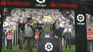 Ninguno de ellos tuvo contacto con el trofeo. Nuevo Trofeo De La Trofeos Trophies Para Pes 2017 Y 2021 Facebook