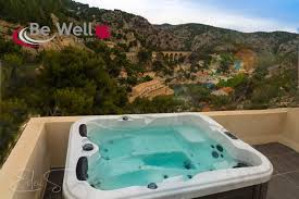 Ce type de spa souvent rond ou octogonal n'est définitivement pas comparable à un spa transportable qui possède aussi une vraie couverture de spa performante. Acheter Un Spa Exterieur Pas Cher Marseille Edenspa