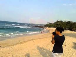 Pantai laguna kalianda adalah salah satu pantai dengan hamparan pasir putih yang menawan dengan dihiasi bebatuan karang yang mempercantik landscape di pantai ini. Pantai Laguna Alau Alau