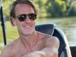 Jeni llumi i shoqërisë..”, Jasmina shpërthen ndaj Princit