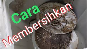 Yang membedakan hanya pada cara membuang cara terbaik dan yang harus sobat lakukan pertama kali adalah memeriksa bagian karet penahan air yang biasanya terdapat didalam saluran. Membersihkan Mesin Basuh Menegak Dengan Asid Sitrik 10 Foto Pembaikan Peralatan