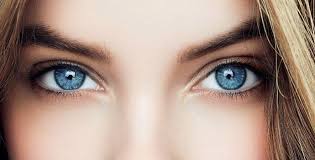 Le bleu est l'une des plus belles couleurs d'yeux qui existe, véritable symbole de pureté et de féminité. Le Maquillage Des Yeux Bleus Technique Et Conseils