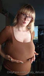 Caseydeluxe saggy tits pregnant