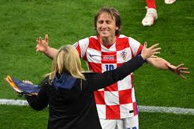Luka modric zaubert sein team ins achtelfinale. Vafslrnyohwdzm